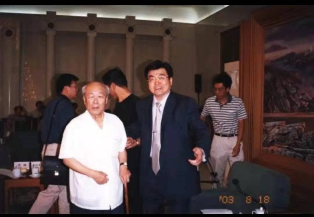 中國網(wǎng)刊載《斯人已逝，墨香猶存——憶歐陽中石先生》 